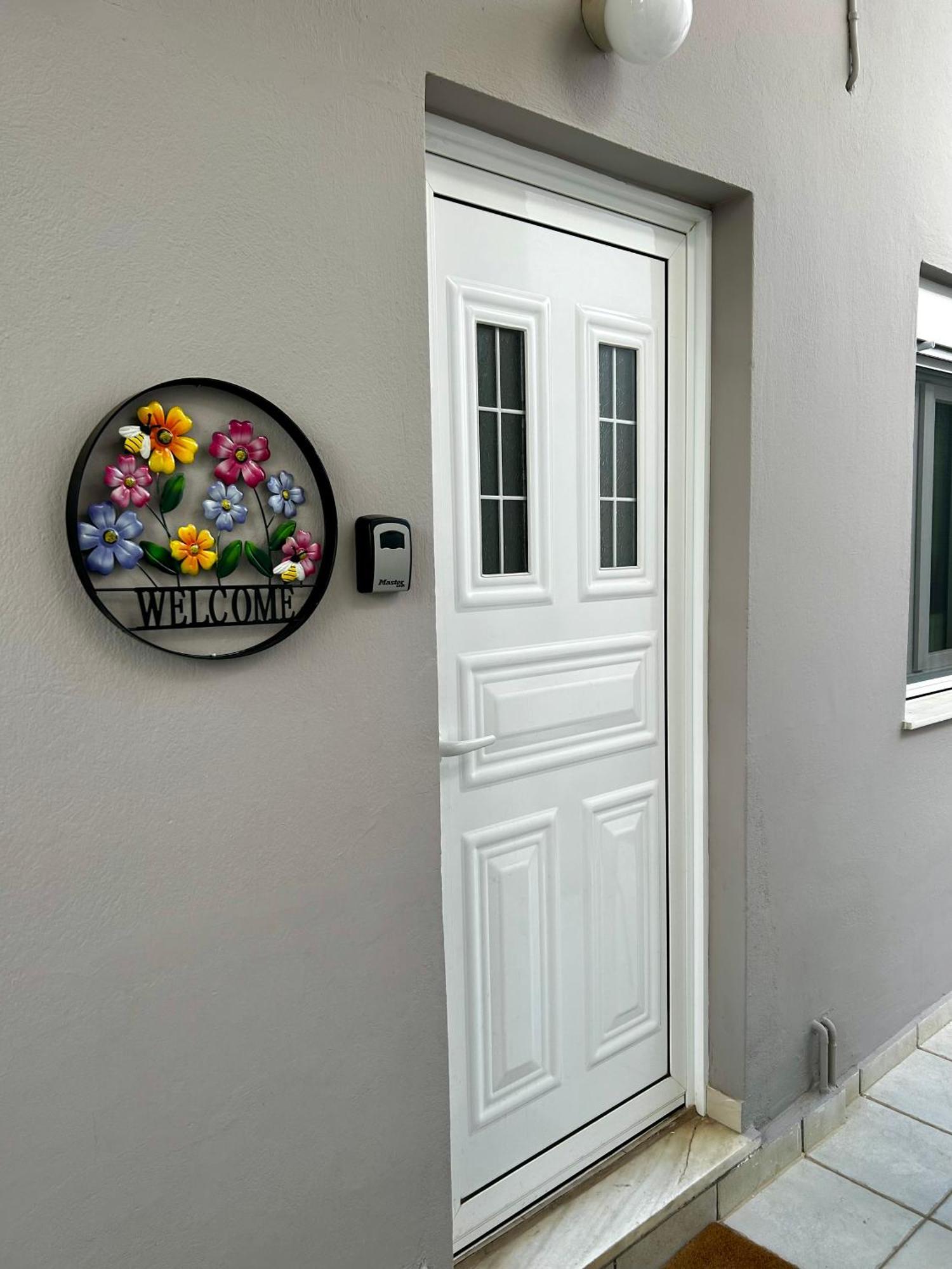Flower House In Koropi-Near Airport Exterior photo